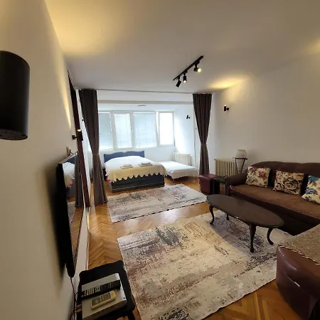 In Exellent Location Apartment